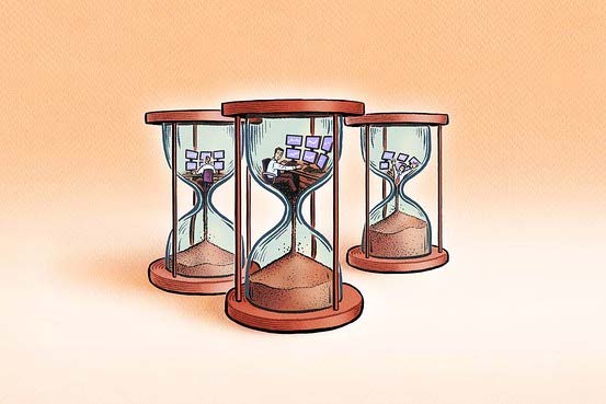 Graphic of hourglass shape